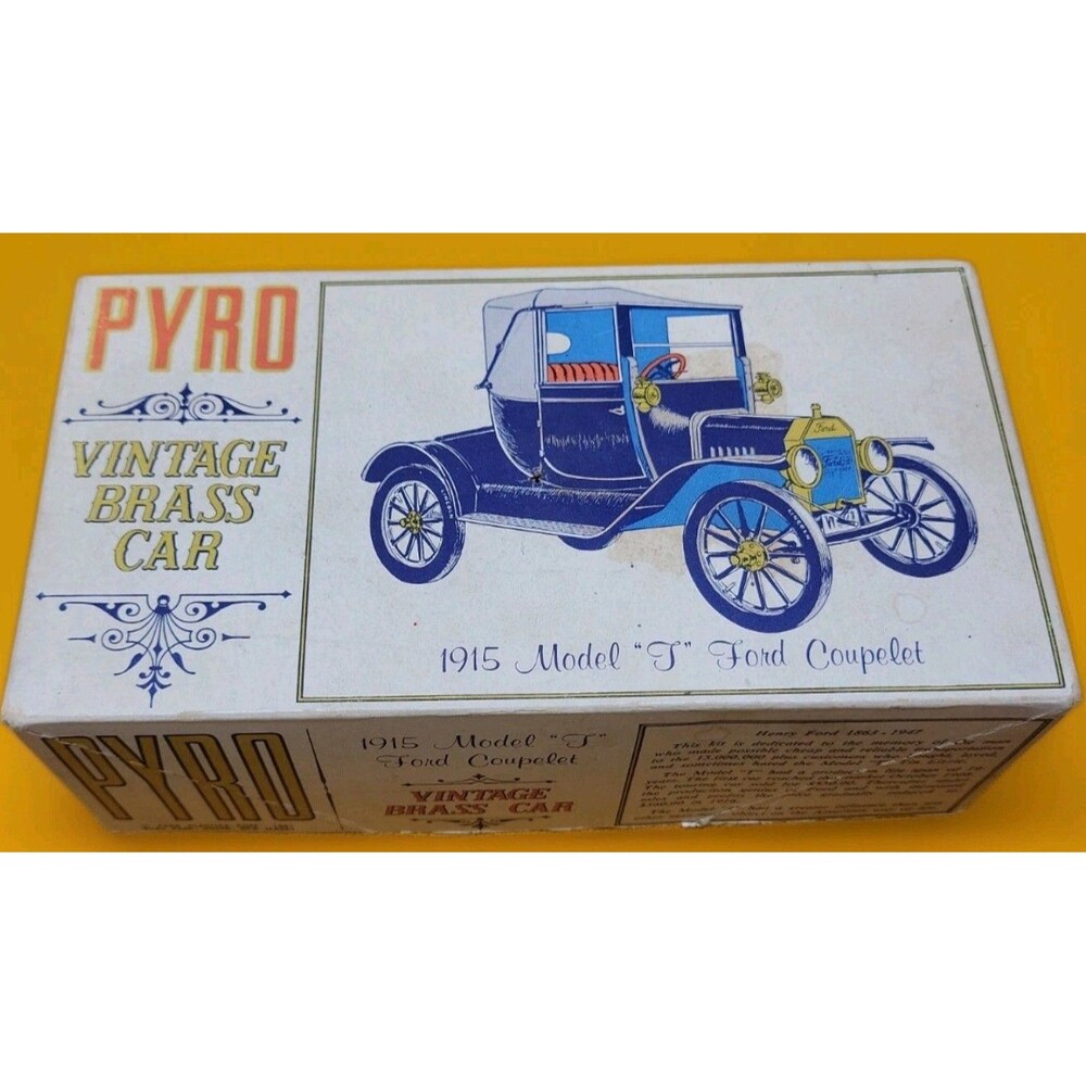 Pyro Vintage 1915 Model T Ford Coupelet Car Model kit 1967 Original box unbuilt